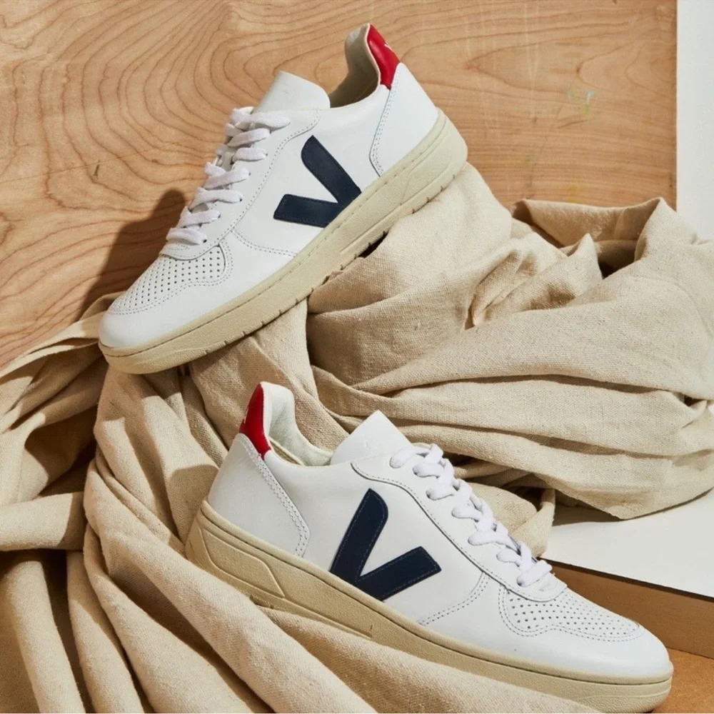 VEJA V-10 men’s sneaker Extra White - Nautico - Pekin Men’s 9 or Women’s 11